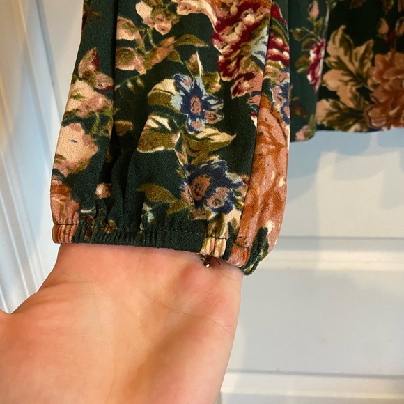 Maurice’s floral top - Picture 5 of 7